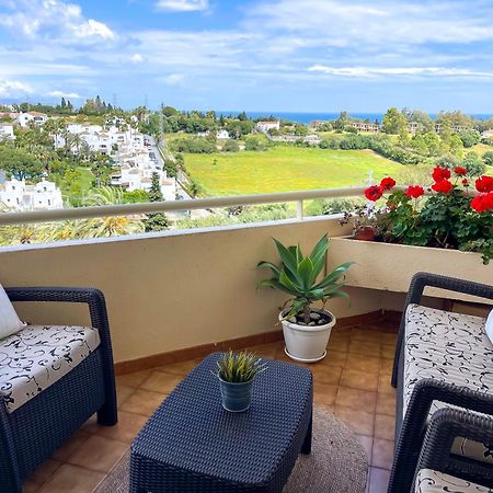 Modern Apartment With Terrace - 2 Min From The Beach Estepona Extérieur photo