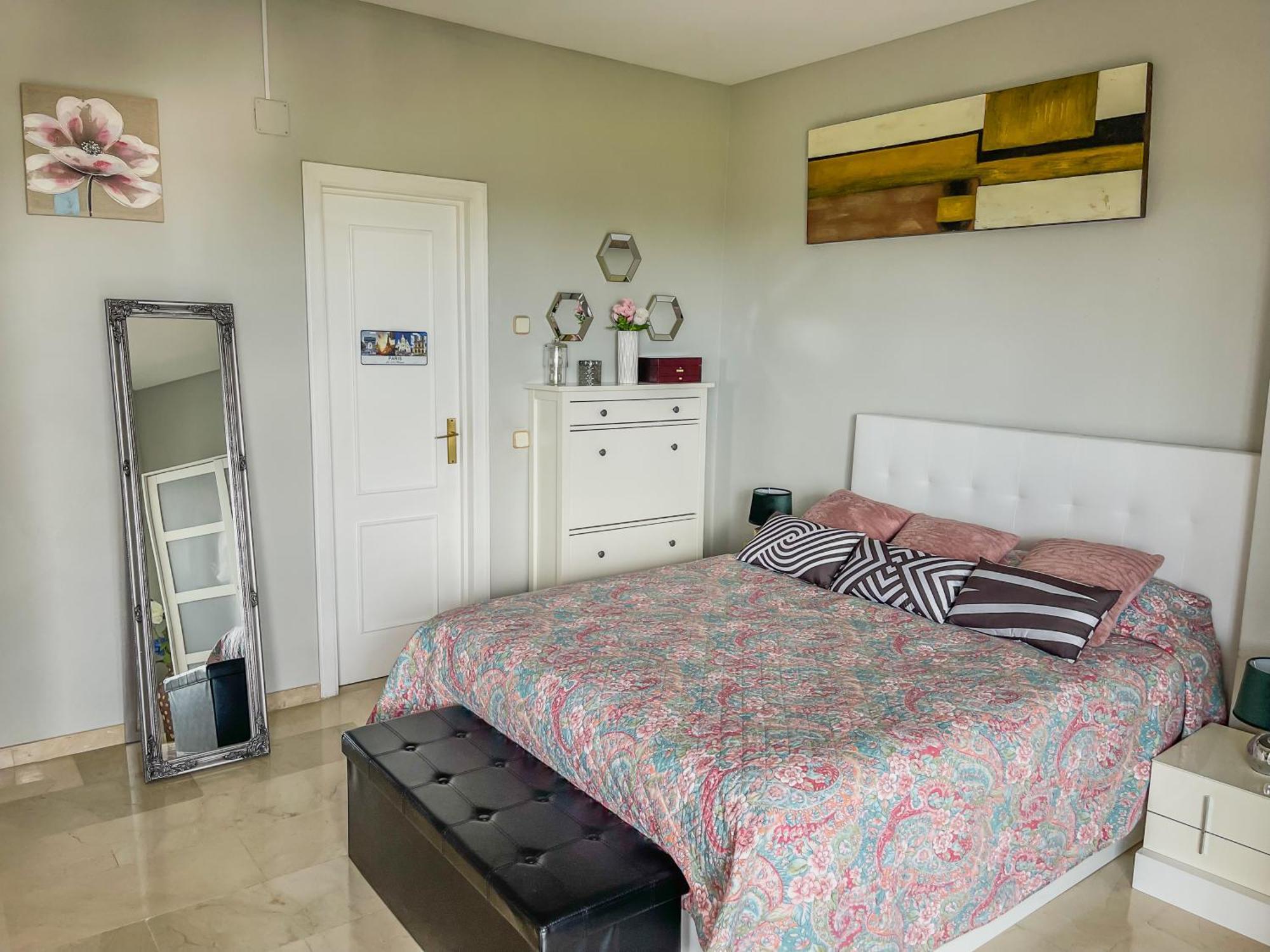 Modern Apartment With Terrace - 2 Min From The Beach Estepona Extérieur photo