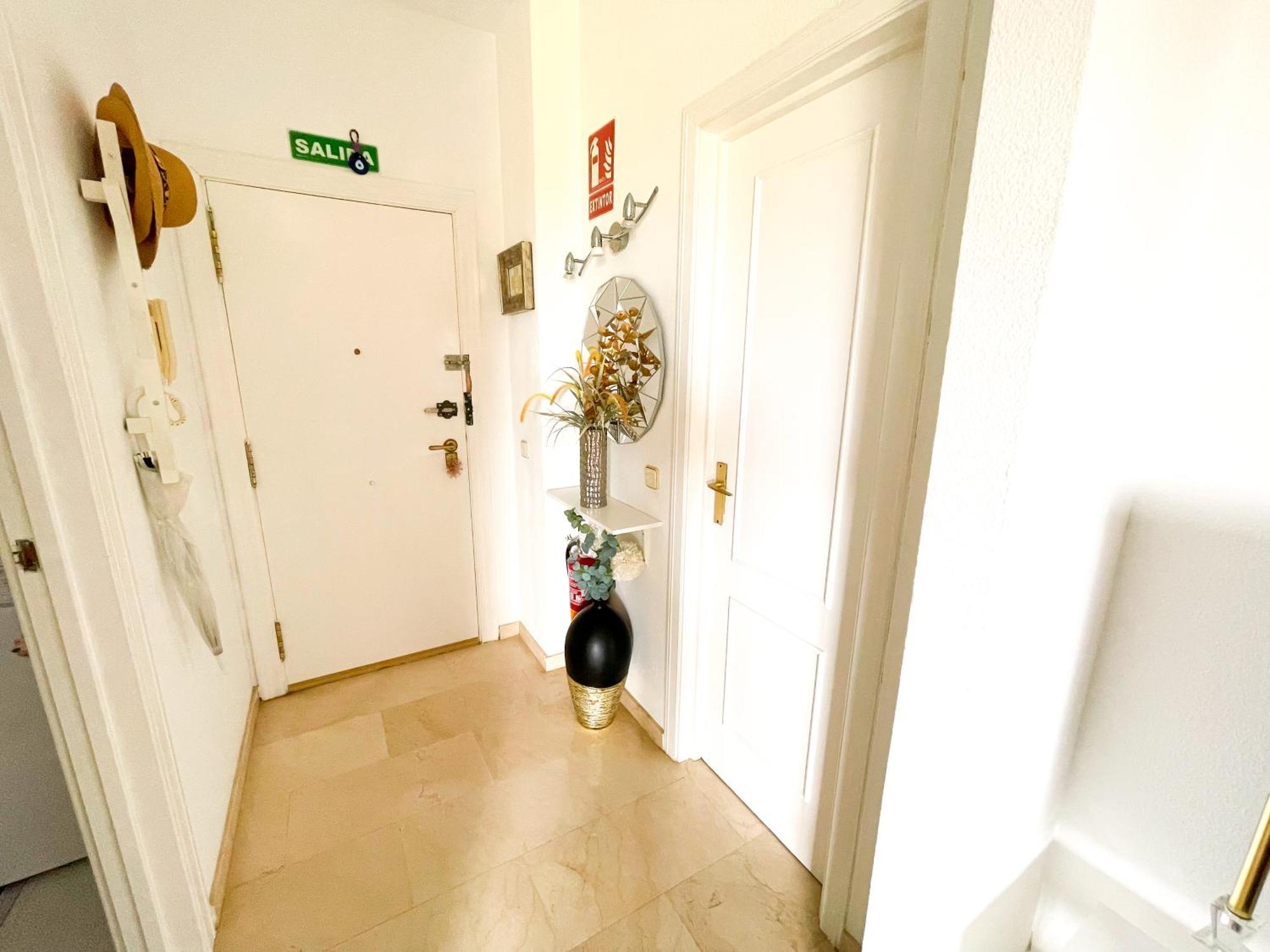 Modern Apartment With Terrace - 2 Min From The Beach Estepona Extérieur photo